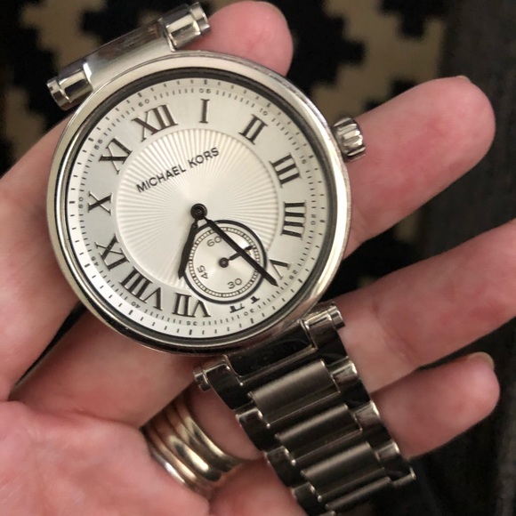 Women’s Michael Kors Watch - Picture 6 of 6